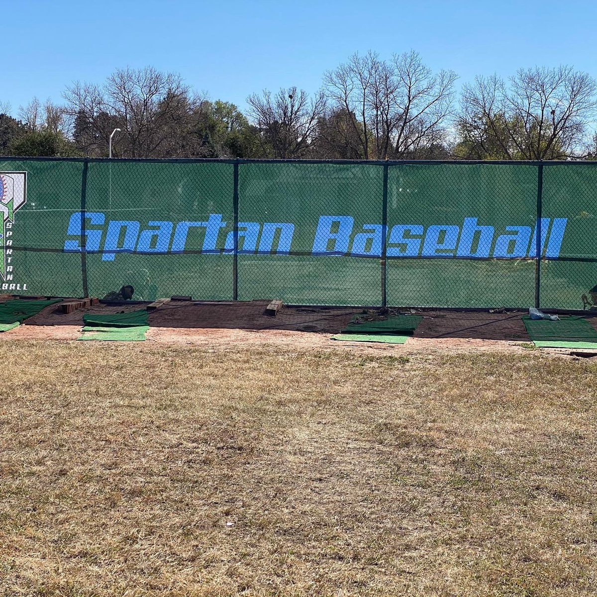 DohertyBaseball's tweet photo. Big time branding upgrade! Thank you ⁦@FenceScreen⁩ for great product and super-fast delivery. ⁦@DHSAthletics⁩ ⁦@DohertySpartans⁩ ⁦@D11Athletics⁩ #bigtimebaseball #ifyoubuildittheywillcome https://t.co/FPCxVIJBIj