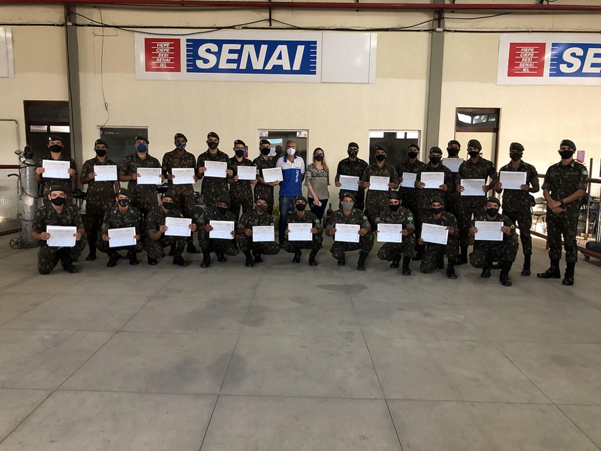 Militares do Efetivo Variável do Comando Militar do Nordeste qualificam-se para o mercado de trabalho em cursos do Projeto Soldado Cidadão https://t.co/7QoaYZNms8 #BraçoForte #MãoAmiga https://t.co/oOF9LSsy1B