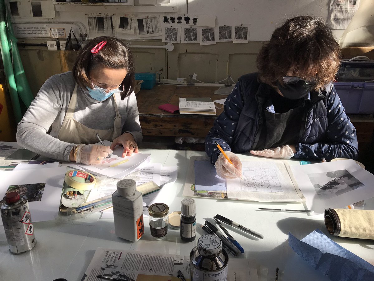 kewartstudio's tweet image. Lovely results from our Aquatint Refresher Day in the Print Studio with Diane C Frost and @C_Castle_Design 
#aquaitint #spitbite #etching #printmaking #handshakenaquatint #aquatintbox