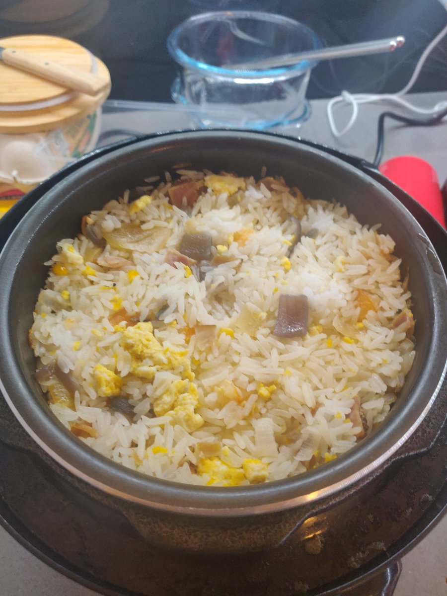 Sometime, the a Fried Egg Rice can be placed on the decision boundaries of our world. 有时候一个鸡蛋炒饭可以改变历史的进程。