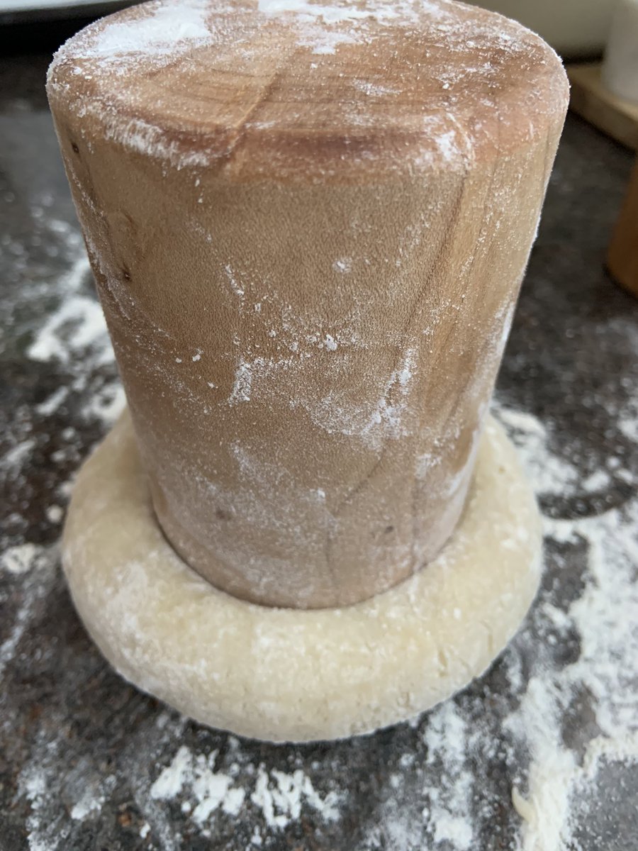Piesdresistance's tweet photo. Itβs all about the block work ππ»#artisan #pastry #handraised #hotwatercrust https://t.co/tMSAqsTuXq