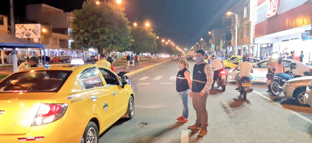 Gobersucumbios's tweet photo. 🚨🚘🏍️| @Gobersucumbios
@albaro_beltran
Intendencia General en coordinación con la Comisaría Nacional, @PoliciaEcuador y @EjercitoECU realizan #OperativoAntidelencuencial en las vías de #Shushufindi y #Paf2020 en establecimientos de categoría 1 y 2 https://t.co/DSipYzYIpu