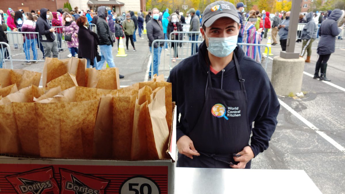 What happens when you have this 😳

You'll get this ❤️❤️❤️

<a href="/WCKitchen/">World Central Kitchen</a> comes to the rescue to solve the problem of hunger.
From natural disasters to -well, long voting lines 😉

<a href="/stlukesindy/">St. Lukes Indy</a> #indianapolis grilling burgers for #2020voters compliments of worldcentralkitchen.org