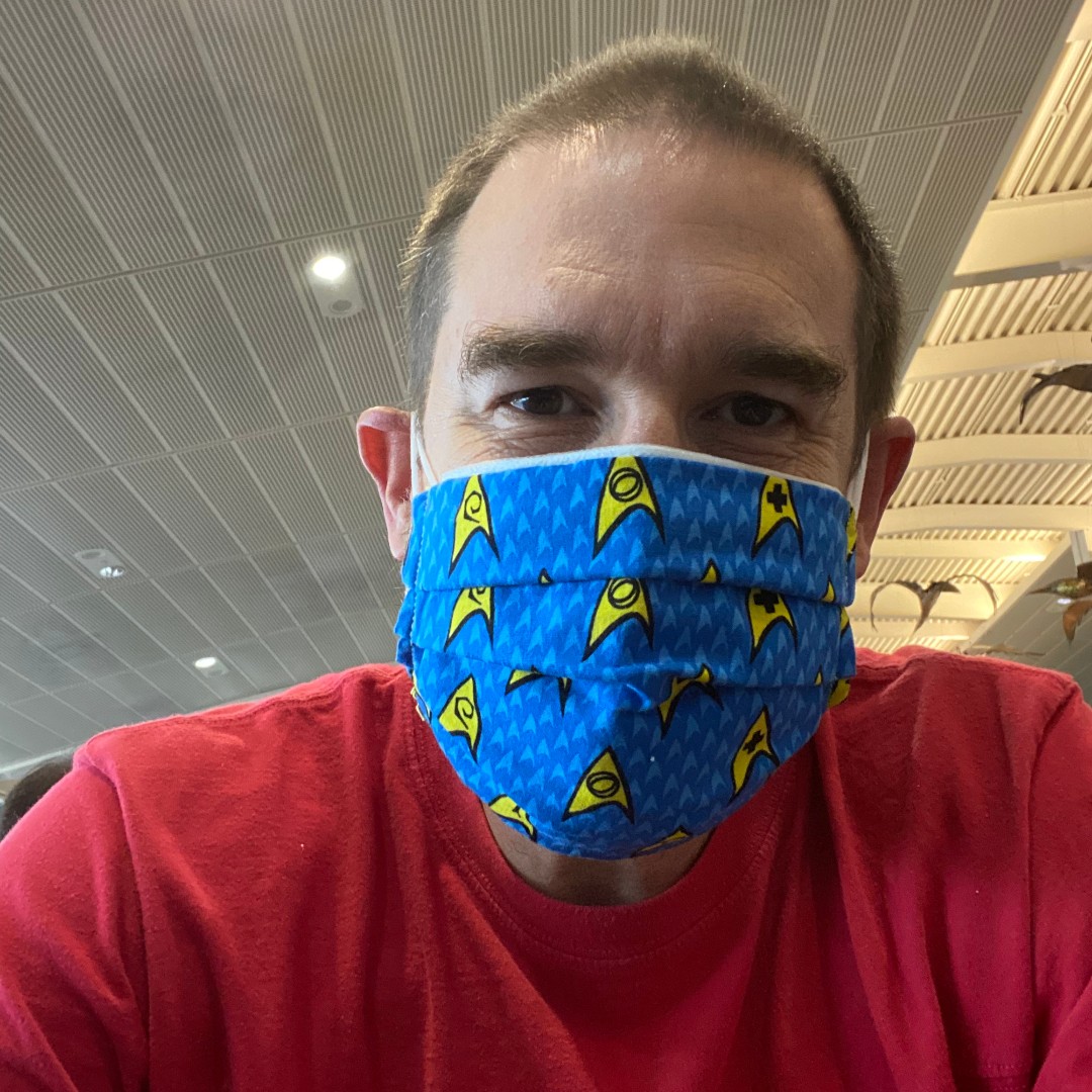 runnerdy's tweet image. Had to fly to Florida a couple weeks ago. At least I got to travel in style with the mask my wife made for me. #llap #JetBlueSoFly