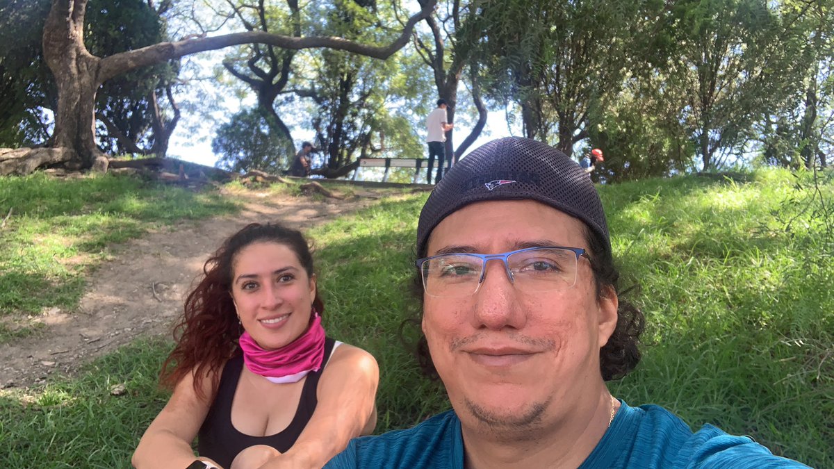 leoUCI's tweet photo. Tercer domingo al hilo viniendo a correr! 🏃🏽♀️ 🏃🏽♂️ #chulada #animochingao #generandohabitos @Miss_Darink @RunnersWorldMex @EntreRunners https://t.co/5NBLfiW7XZ