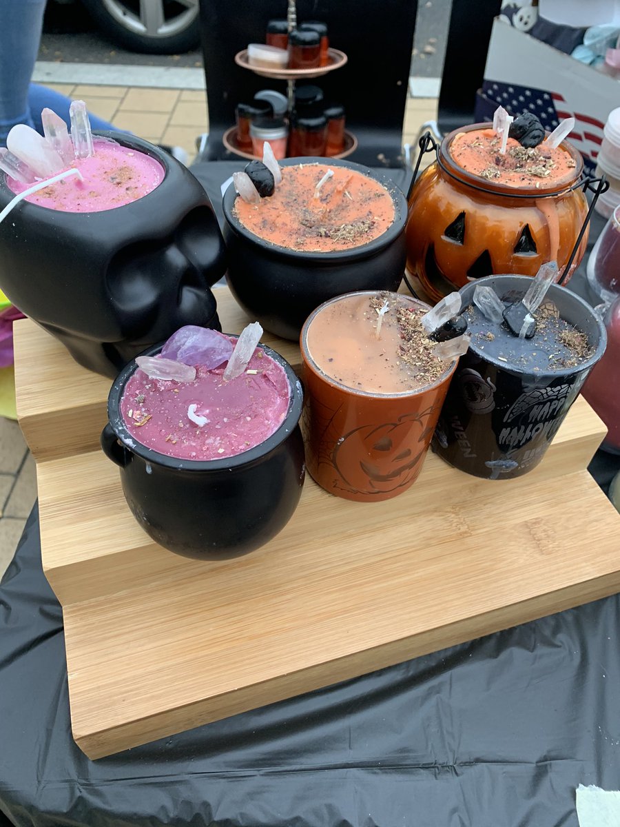 LilAbnormality's tweet image. Hey everyone!! I know it’s been forever since I’ve actually posted anything and I wanted to show my new shop! It’s on Etsy and I sell candles, tealights and wax melts with herbs and crystals in them. (I do still bake don’t worry lol) 

etsy.com/shop/TheCrying…