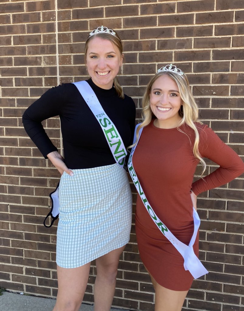 HaleyKopplin's tweet photo. I had such an amazing senior night. Thank you to everyone who made is so great! Still can’t believe it’s real 😭😭 @AnnaTharp4 https://t.co/ewdoZRCrNA