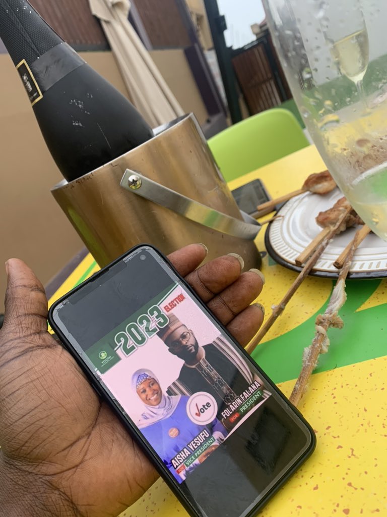 web48236737's tweet photo. @GarShehu Falz for president https://t.co/UyZJlsMlIH