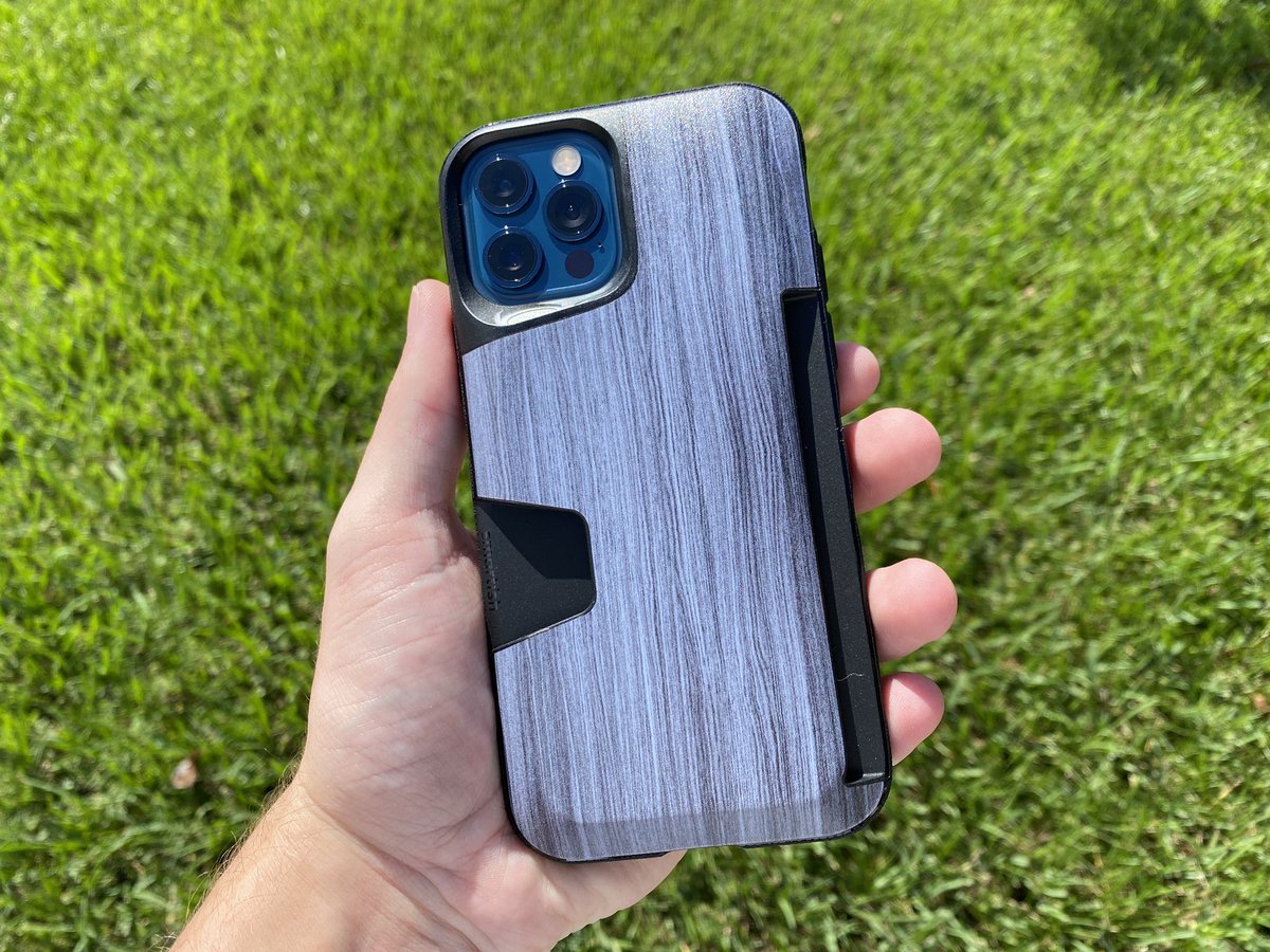 IansTechYT's tweet photo. Doing some case videos today, here’s the Wallet Slayer Vol. 1 and Vol. 2 from @StaySmartish #Smartish #walletslayer #iphone12pro https://t.co/TiVYny0LeJ
