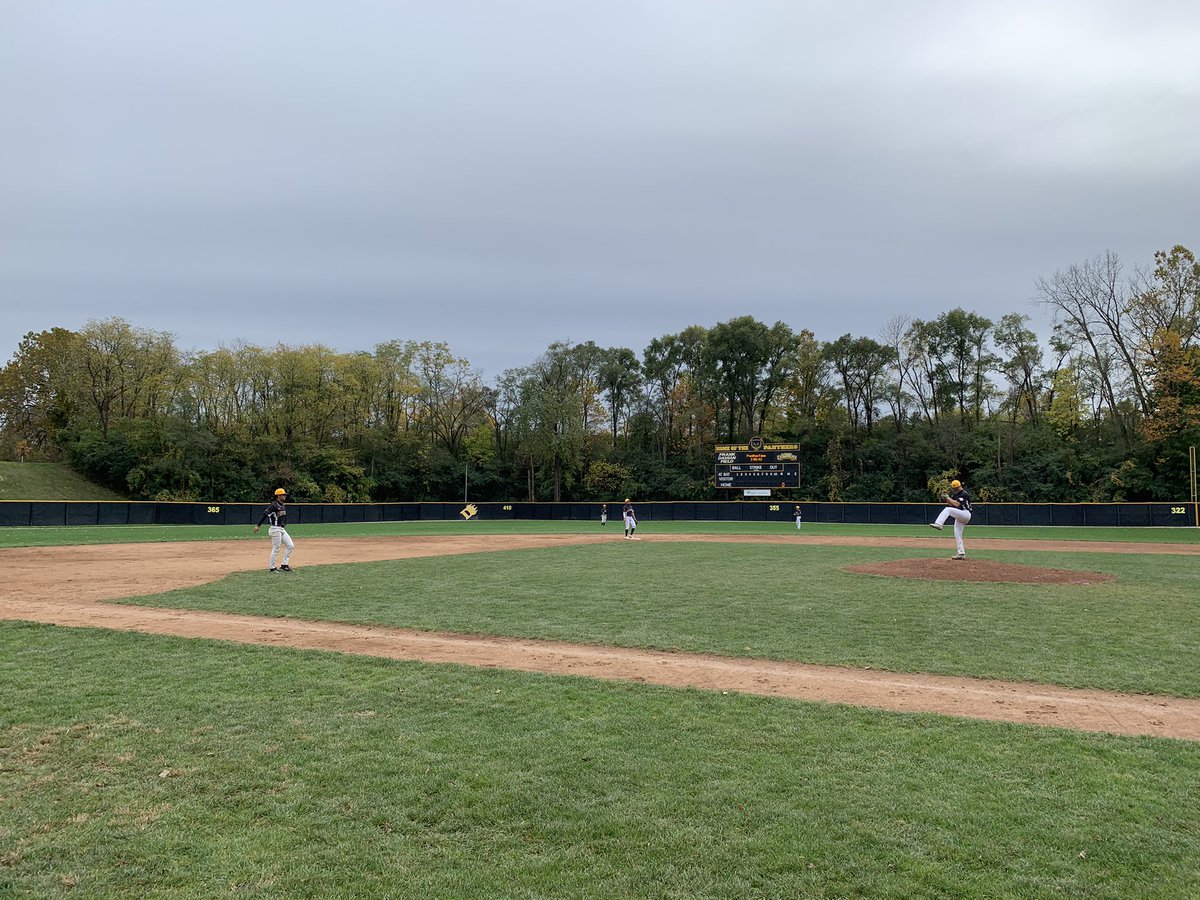 Game 2 - Black vs Gold