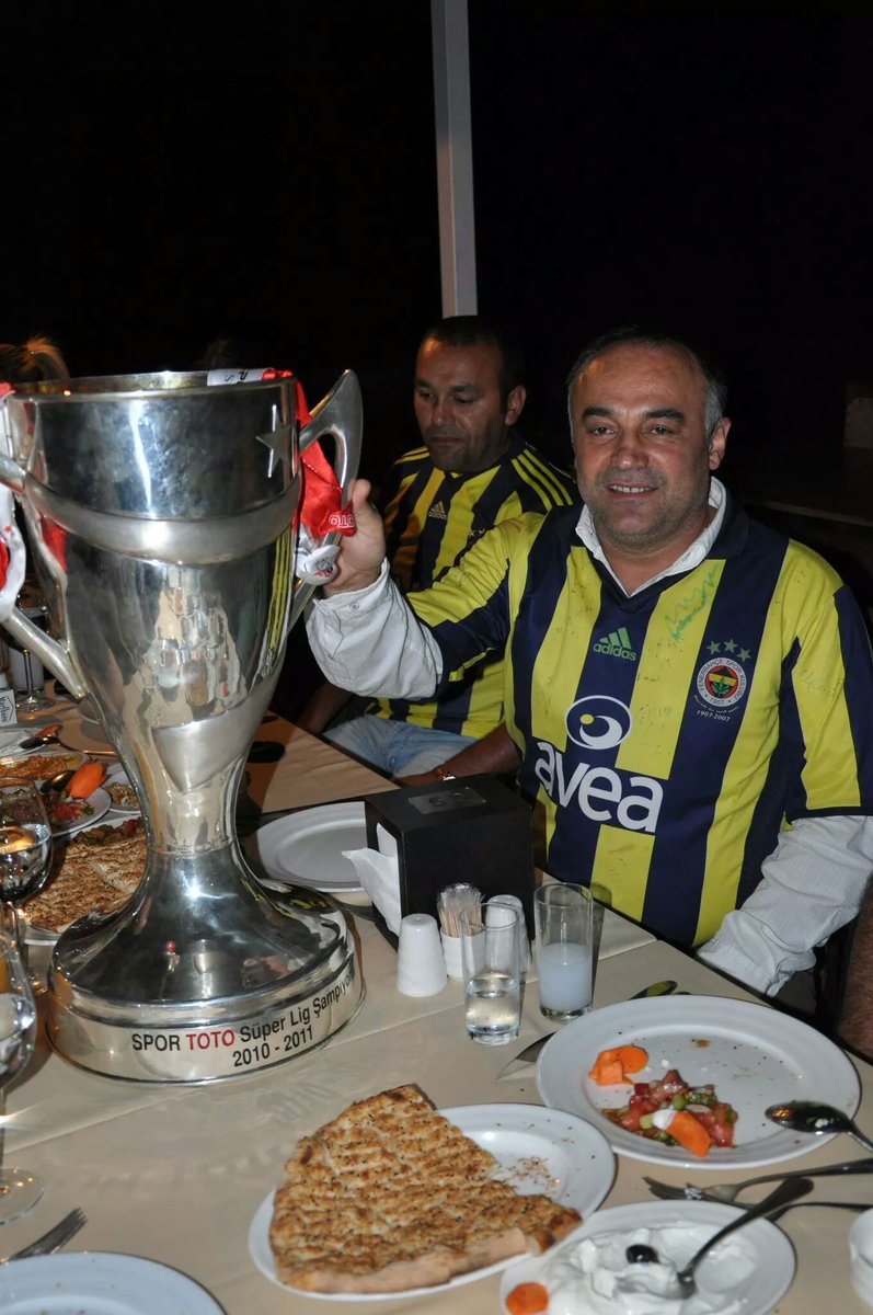 2011 şampiyonu FENERBAHÇE.