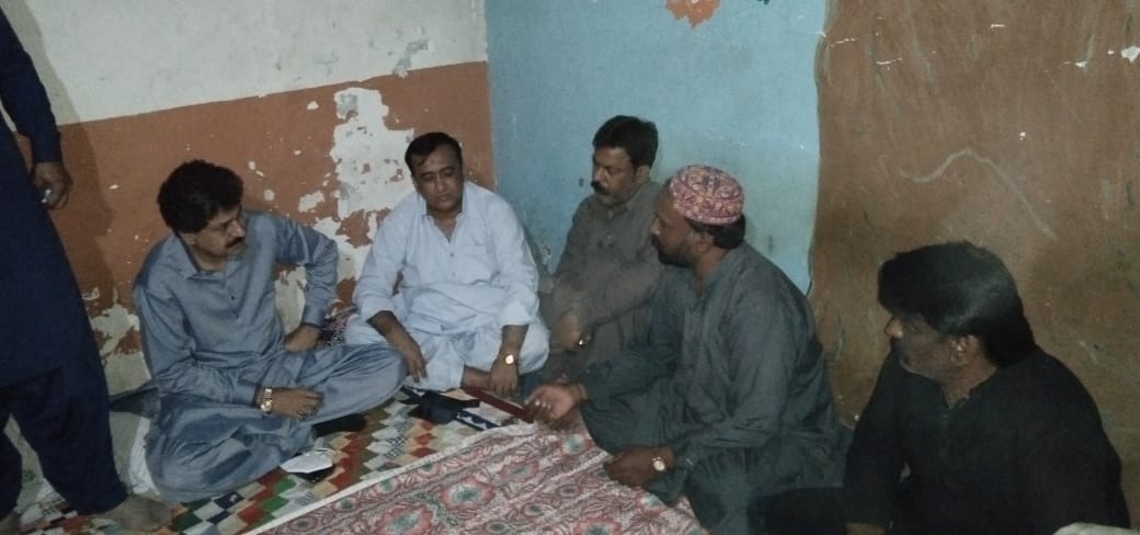 RizwanSherani44's tweet photo. #Hyderabad
Today PPP MPA #PS64 @A_JabbarKhanPPP offered condolence with PPP Worker Faisal Chandio on sad demise of his Father at his residence Tando Tayab Missri Shah Colony UC-18 #PS67.

@BBhuttoZardari @jamkhanshoro

 https://t.co/1z2mrW3Ma1