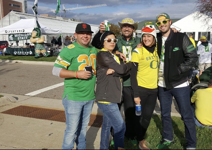 GDH415's tweet image. Happy Birthday to the best road game buddy, @quack_attack22!!! 🎂🍻🦆

So far we’ve done Michigan, Wyoming, Nebraska, Nevada, Texas, &amp;amp; California... I can’t wait to see where we tailgate next. Much love to ya, buddy! 

#GoDucks #GoMike