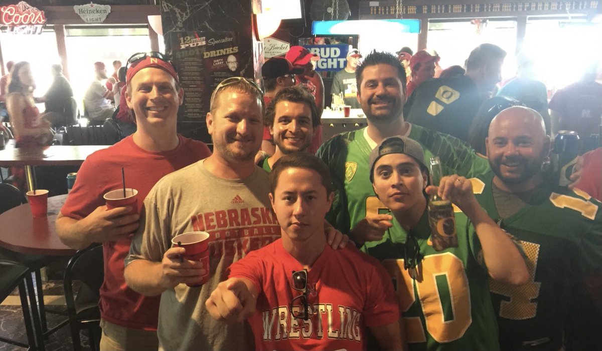 GDH415's tweet image. Happy Birthday to the best road game buddy, @quack_attack22!!! 🎂🍻🦆

So far we’ve done Michigan, Wyoming, Nebraska, Nevada, Texas, &amp;amp; California... I can’t wait to see where we tailgate next. Much love to ya, buddy! 

#GoDucks #GoMike