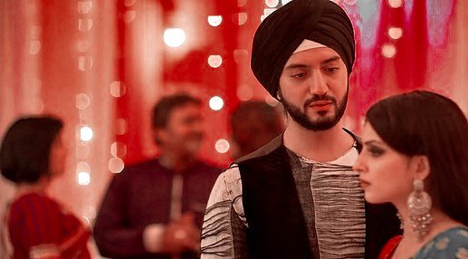 KunaljaisinghW's tweet photo. Omkara bared his heart and soul out telling gauri he needs her to telling her their is no life without her the man went all out to win back his love
#IshqIbaadatWithRiKara https://t.co/gzKEc0qSPo