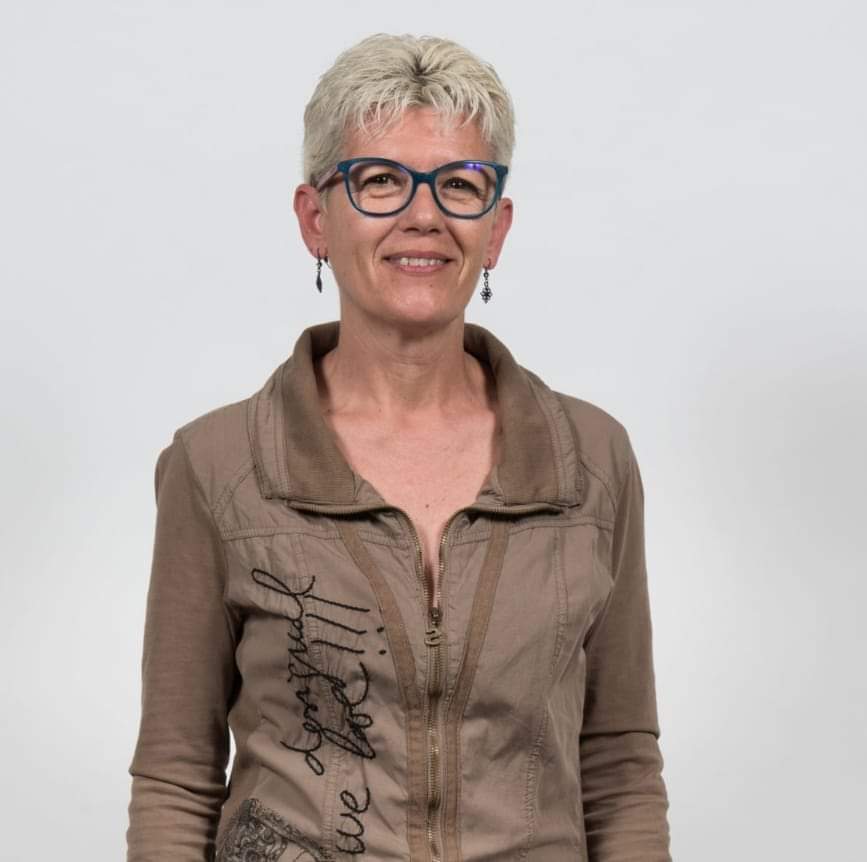 AjuntamentBreda's tweet photo. Ahir ens va deixar la Núria Marés, regidora des de l'any 2015. El passat 5 d'octubre va renunciar a l'acta de regidora, estant fins aquell moment al càrrec de Festes i Igualtat. L'Ajuntament fa arribar el seu condol a familiars i amics i li agraeix el servei públic prestat. https://t.co/LO33YBXWdL