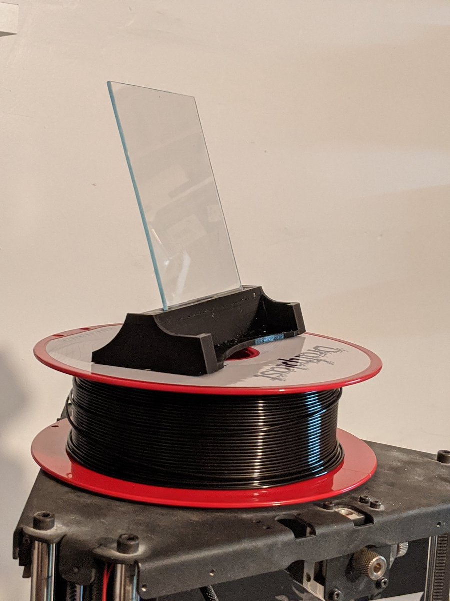 elcp72's tweet photo. Petite modélisation ce weekend d'un support de flyers A5
#impression3d avec du filament #draftplast de
@emotiontech et du plexi 2,5mm de Castorama
#maker https://t.co/vNWOwzhEF8