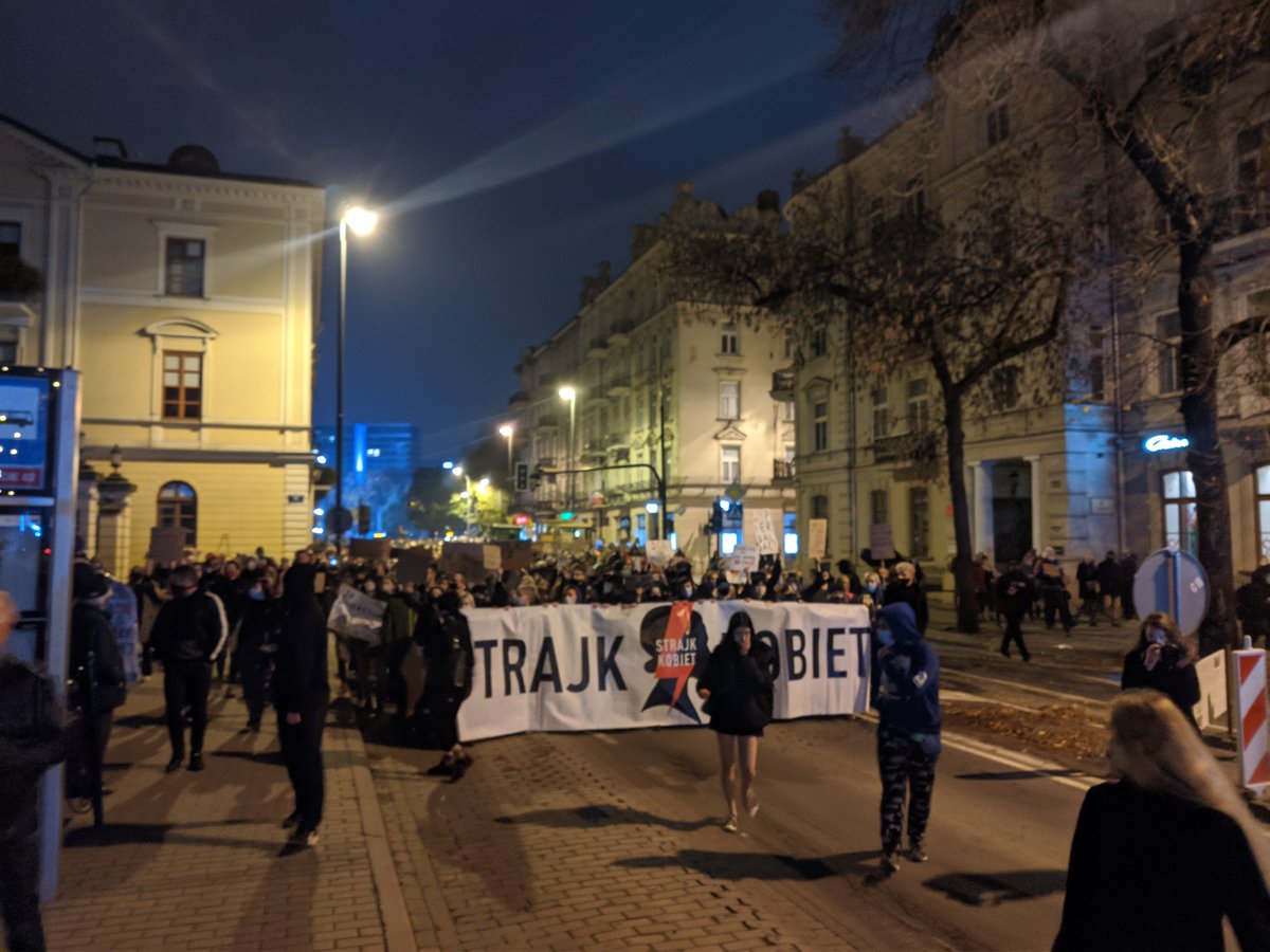 dmaciekd's tweet image. #StrajkKobiet w Lublinie

Pełno ludzi na ulicach,  trzymajcie się dziewczyny!