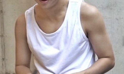 hrlyjoonthighs's tweet photo. thighs or arms or chest!? i don’t know where to look!! https://t.co/aKxPfhJlNV