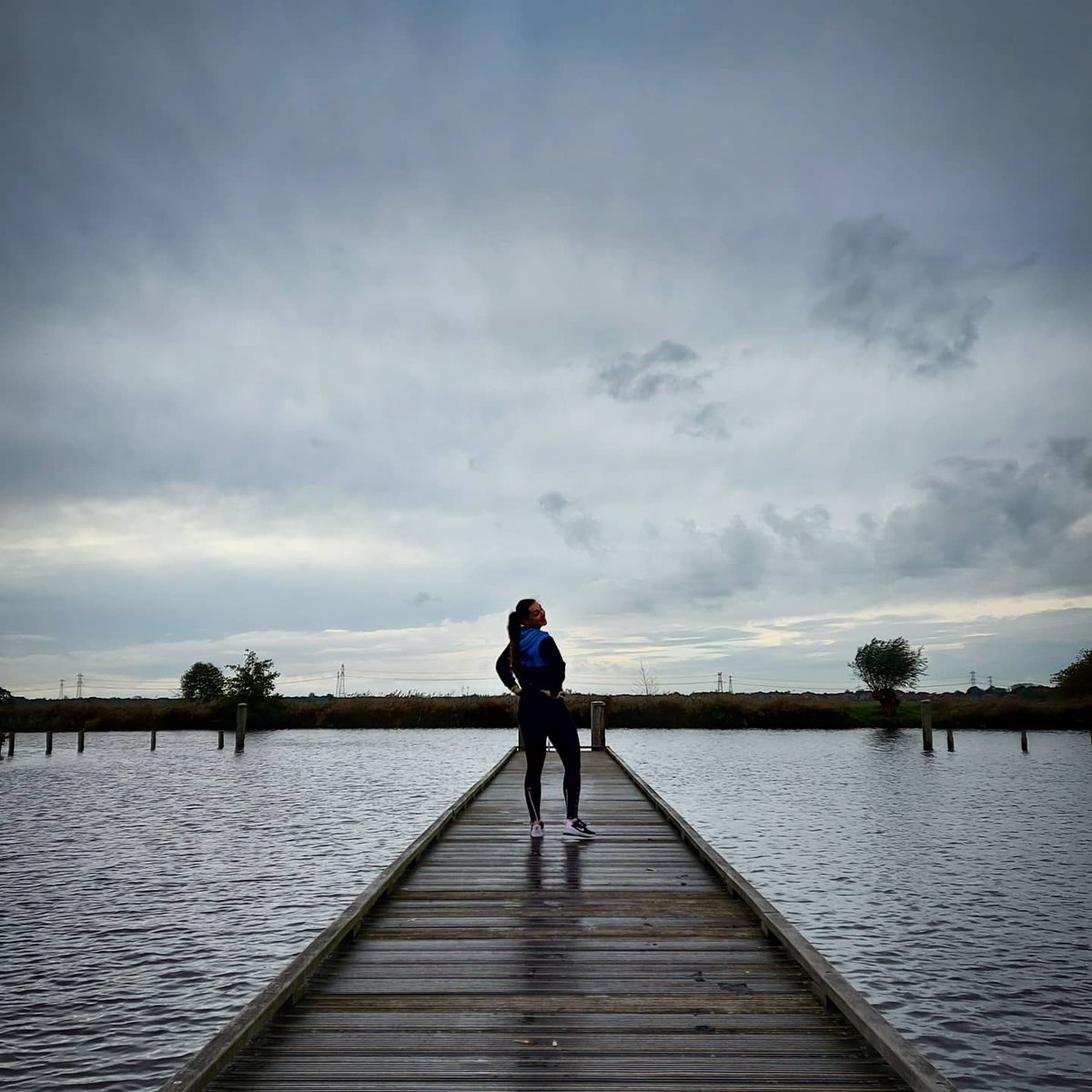 Friesland's beautiful scenery calls for awkwardly posed pictures 🍁🍂  #teambelgium