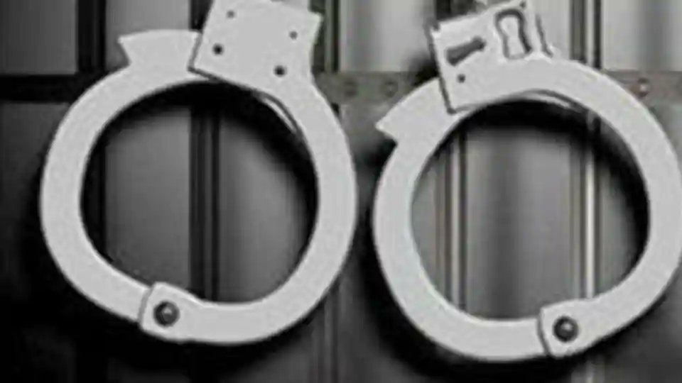 NCB arrests 5 including TV actor Preetika Chauhan in drugs case
(reports Manish K Pathak)
https://t.co/HkLjL7BMxp https://t.co/Tcy0gEPdN5