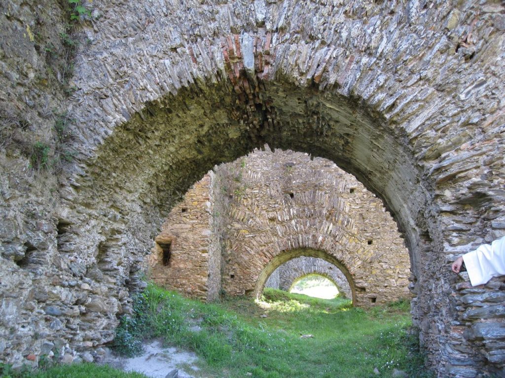 KarenHaid's tweet photo. A timeless inspiration in the #SilaPiccola, a beautiful reminder of one of #Calabria's great abbeys – all about the #Abbazia di #Corazzo in #Carlopoli, Province of #Catanzaro on my blog:  https://t.co/ZYQgnuLDXh https://t.co/EDnRoBFQOg