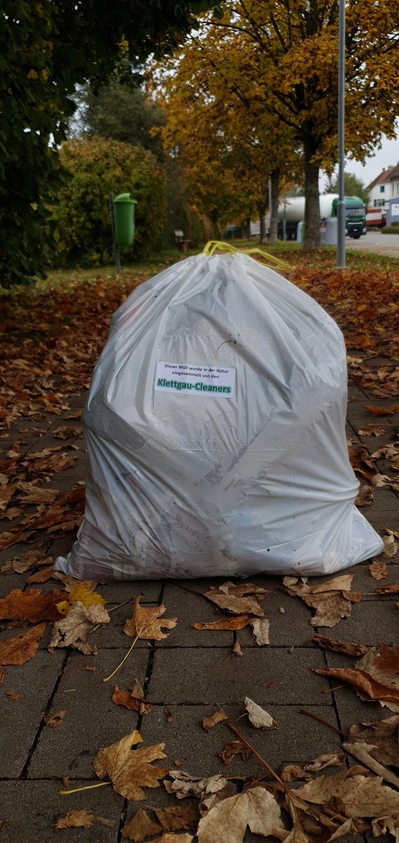 KlettgauC's tweet photo. Müll sammeln in schwierigen Zeiten. Geht hervorragend! Einfach mal alleine losziehen. 8 Kilo schwer wurde dieser Sack. Müll, der nun nicht mehr in der Natur liegt! #CleanUp #worldcleanup #wcd2020 https://t.co/AF9s1dNZul