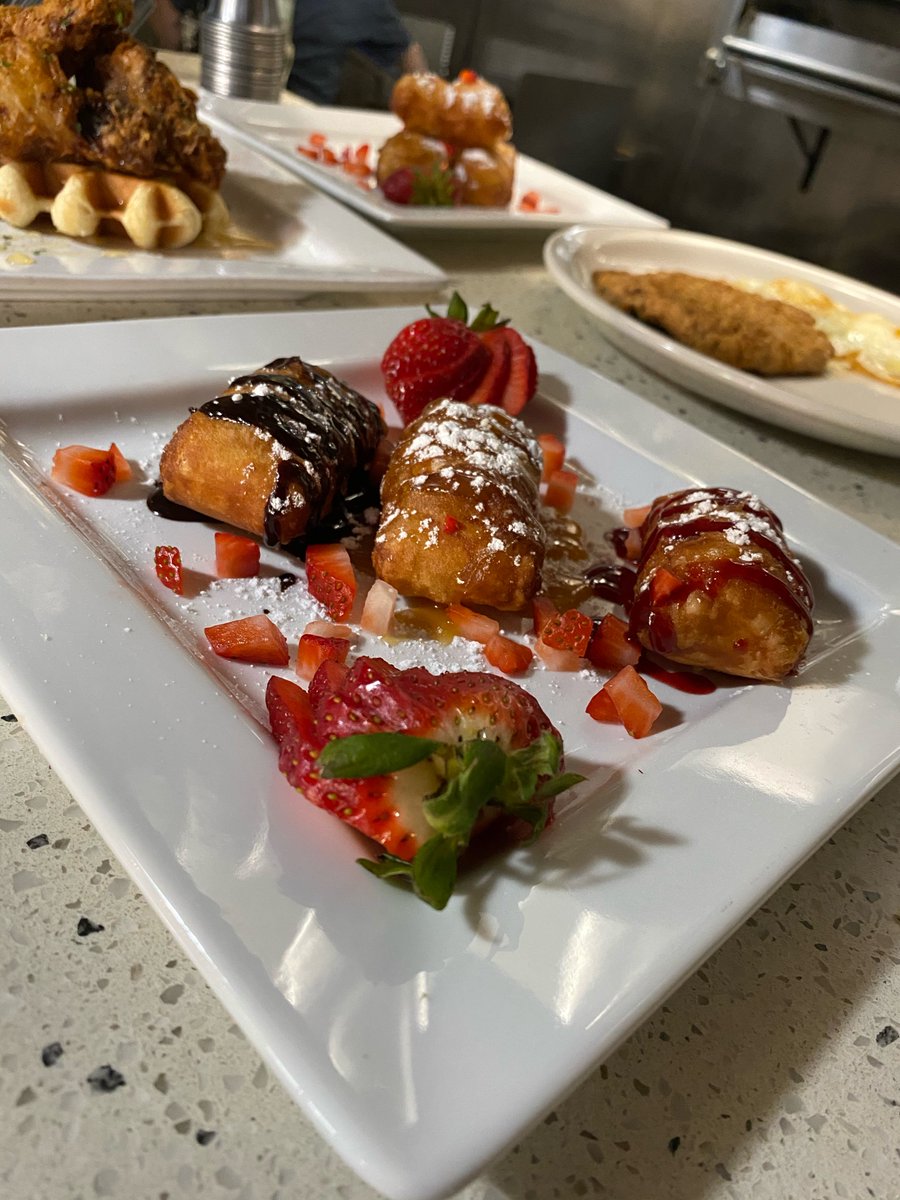 twistedfs_'s tweet photo. $3 mimosas all day / Croissant Beignets for your sweet tooth!  #mimosa #sweettooth #pointruston #tacoma@twistedforksaloon https://t.co/S8MIoNI70I