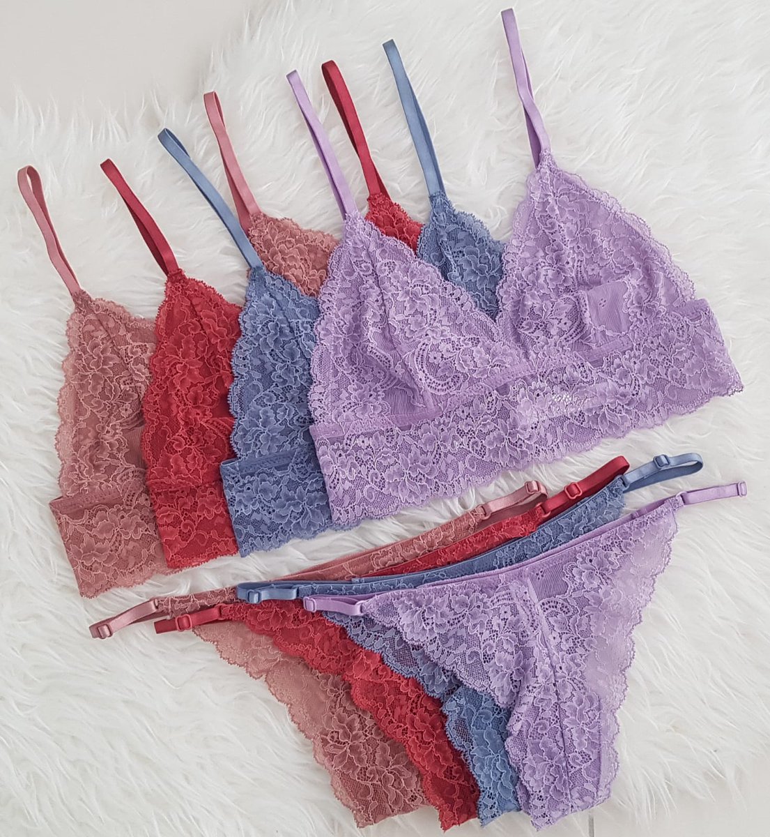 BraletTr's tweet photo. Marla Bralet Çekilişi 🥳
��️Hesabımızı takip edip,
✔️Bu tweeti RT'leyen,
✔️https://t.co/kkXFCJF4bQ bağlantısı üzerinden kullanıcı adını yazarak çekilişe katılan,
4 şanslı takipçimize istediği renk Marla Bralet Büstiyer takım olarak hediye!
29 Ekim 21:30'a kadar katılabilirsiniz ❤️ https://t.co/H1LxfvBPBP