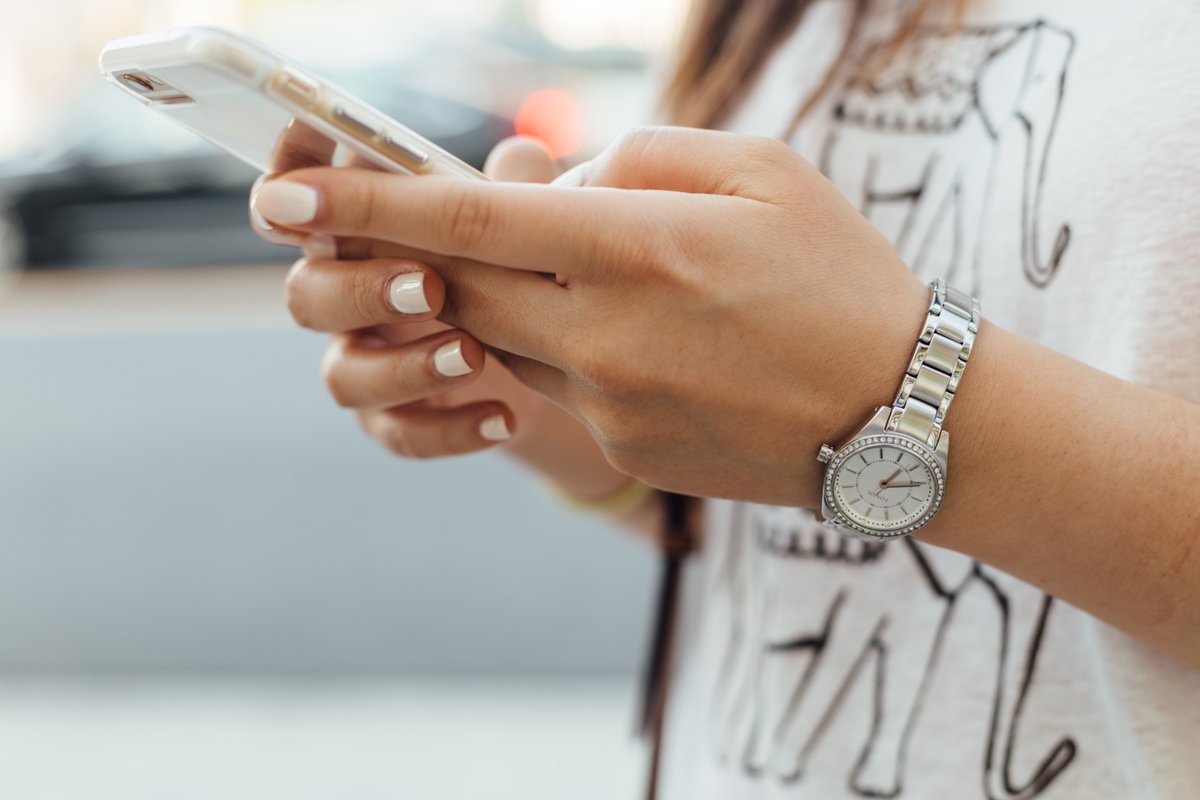 Turn down the noise, switch off the news and put down your phone. We have no idea what will happen tomorrow, it’s today that is truly the gift. #grattitudeattitude #Gift #bepresent #life #stopscrolling #mindfulness #SPA