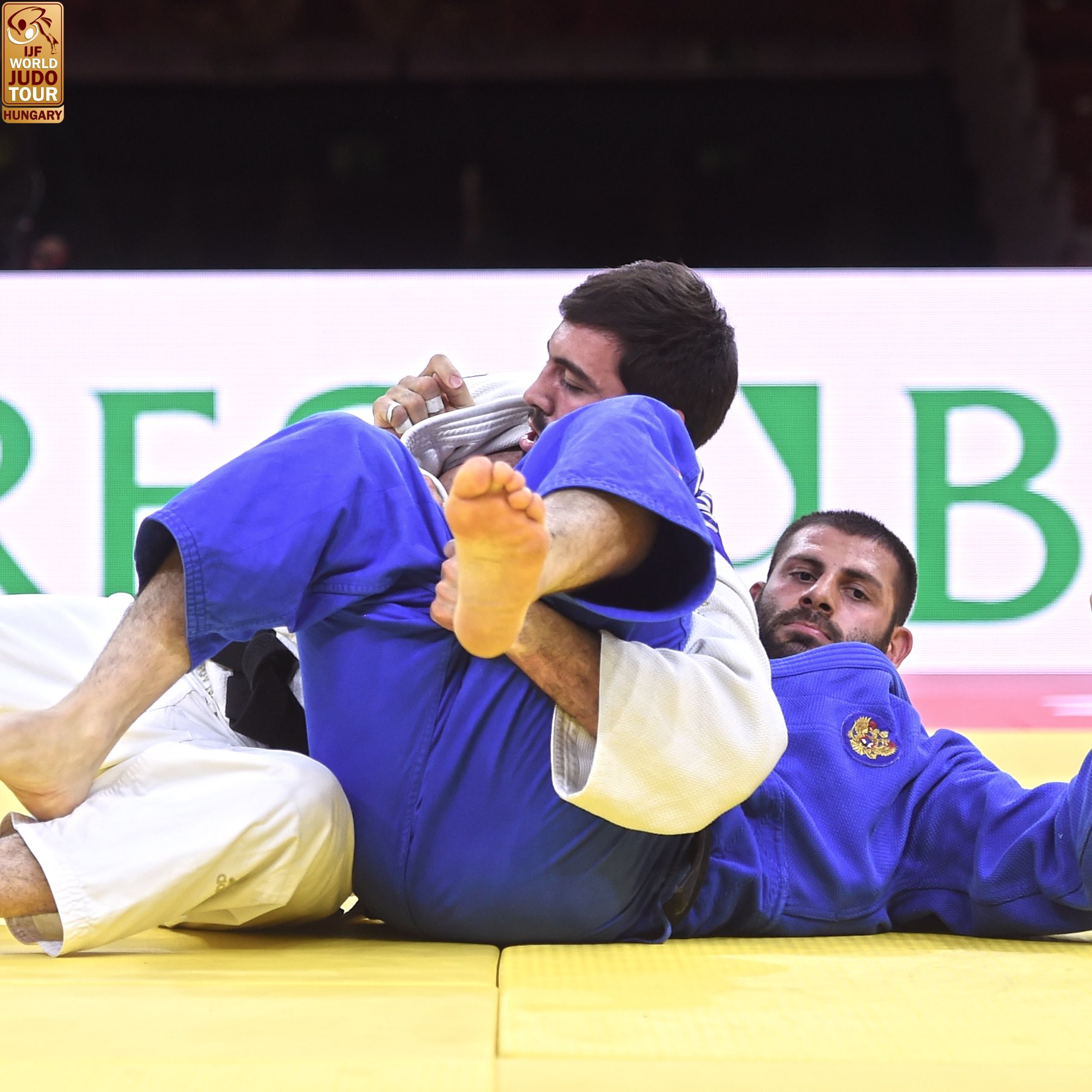 Uchi-mata дзюдо. мате в дзюдо. ринг дзюдо. учи мата дзюдо. мате в дзюдо.