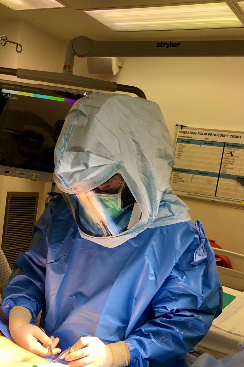 traumamd1's tweet image. Thanks to ⁦@covhs⁩ OR staff, Tech, anesthesiologists, residents like Dr. Adan Castrodad ⁦@TTUHSCSurgery⁩ &amp;amp; nurses  who selflessly work everyday to to help surgical patients with #COVID19 . Be a #U07.1 fighter.  Suit up, mask up 💪