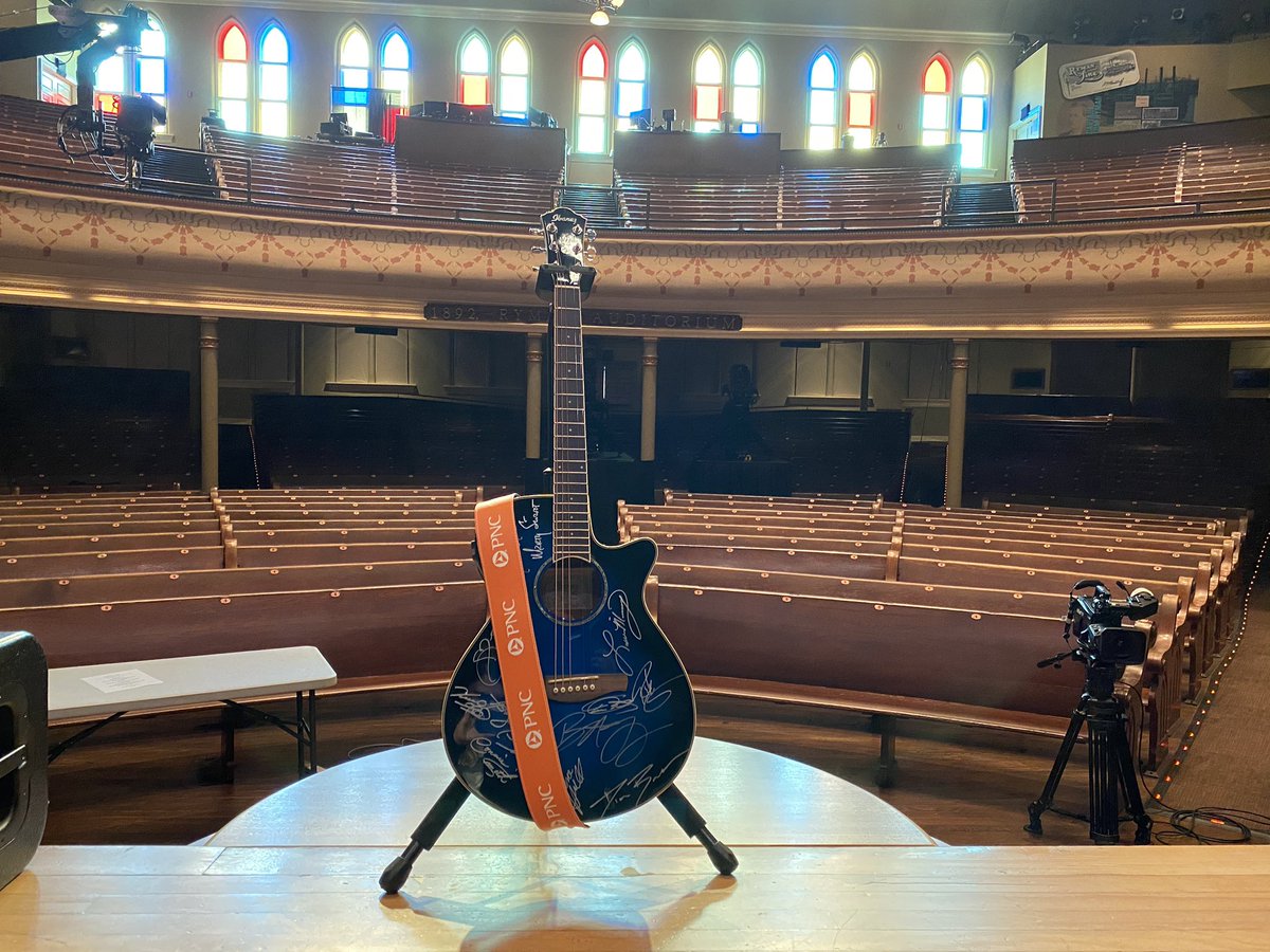 .<a href="/PNCBank/">PNC Bank</a> is giving away this guitar signed by artists like <a href="/AshleyMcBryde/">Ashley McBryde</a>, <a href="/BrettYoungMusic/">Brett Young</a> and more! 

Stop by the #PNCPlazaattheRyman today during Community Day to enter to win!