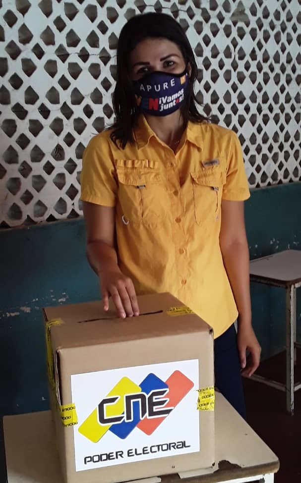 #PSUVApure Nuestra Candidata @LeonorApureVe participa en el #SimulacroElectoral2020 

Nuestro Compromiso es con el Pueblo, con Venezuela por la paz y el futuro ¡Nosotros Venceremos! 

@NicolasMaduro
@dcabellor
@RCarrizalezPSUV
@PartidoPSUV

#SimulacroGarantiaDePaz