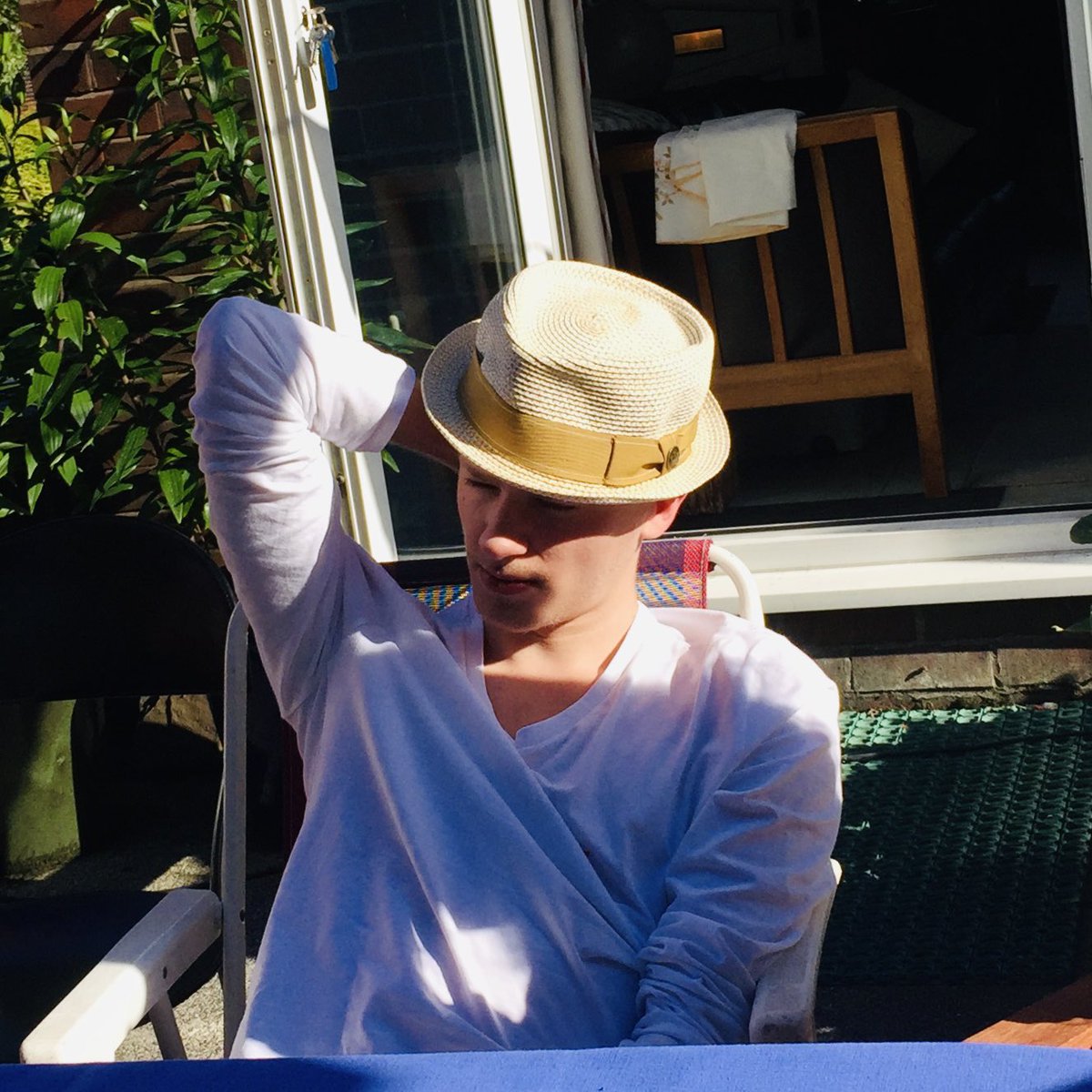 Hatdandy's tweet photo. LITTLE NELLY
.
#LittleNelly / #NellyTheHatJunior rocking the straw #stingybrim #porkpiehat courtesy of @goorinbros
.
#Hatdandy #NellyTheHat #hat #hats #cap #caps #strawhat #summerhat #headstyle #dandy #dandystyle #fatherandson #hatfashion https://t.co/Z0XzbThita