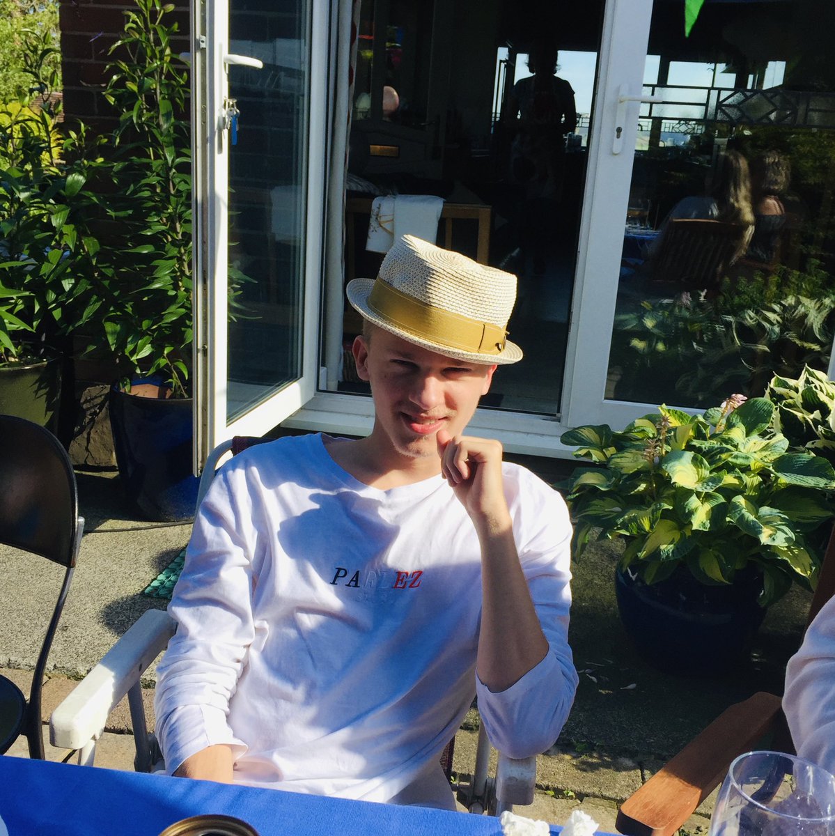 Hatdandy's tweet photo. LITTLE NELLY
.
#LittleNelly / #NellyTheHatJunior rocking the straw #stingybrim #porkpiehat courtesy of @goorinbros
.
#Hatdandy #NellyTheHat #hat #hats #cap #caps #strawhat #summerhat #headstyle #dandy #dandystyle #fatherandson #hatfashion https://t.co/Z0XzbThita