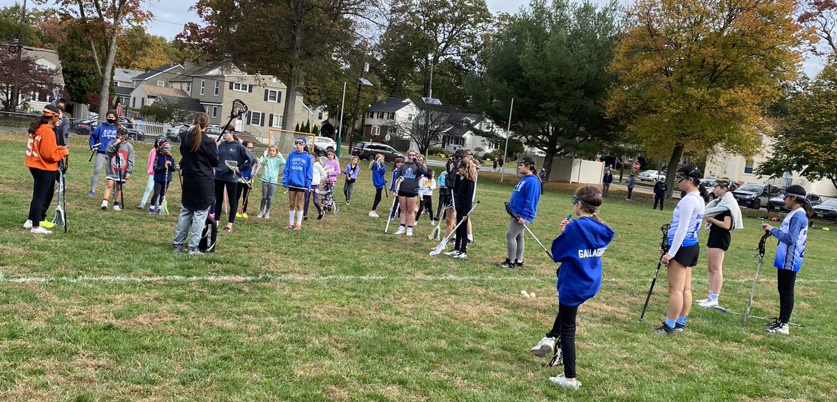 spflaxclub's tweet photo. 55 girls signed up for fall clinic with Coach Weber which is huge!! 👏 so glad our first fall ball play is such a success! Thanks Coach Weber and all who helped @spfglax 🥍 #pickupthestick #sticksinhands #spflax #girlsports #fallball #falllax #sundaylaxday https://t.co/vBYBbFo84e