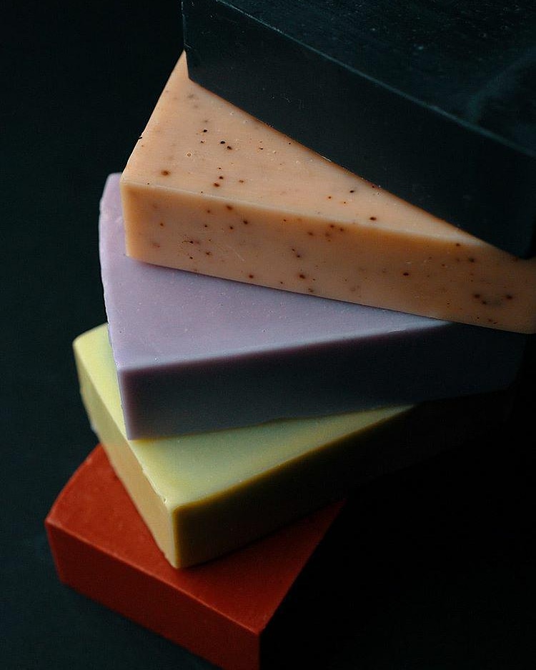 sudsjohnson's tweet photo. Stairway to Suds 🧼 Combine 2 of these beauties to make your skin soft and smooth😏 Trust me, your partner will notice the difference.. and if they don't then phuck 'em, you will 😉💜
#softandsmooth #selflove #handmadesoap #corkcity #cork #giftideas #gift https://t.co/PtL7MWMkVa