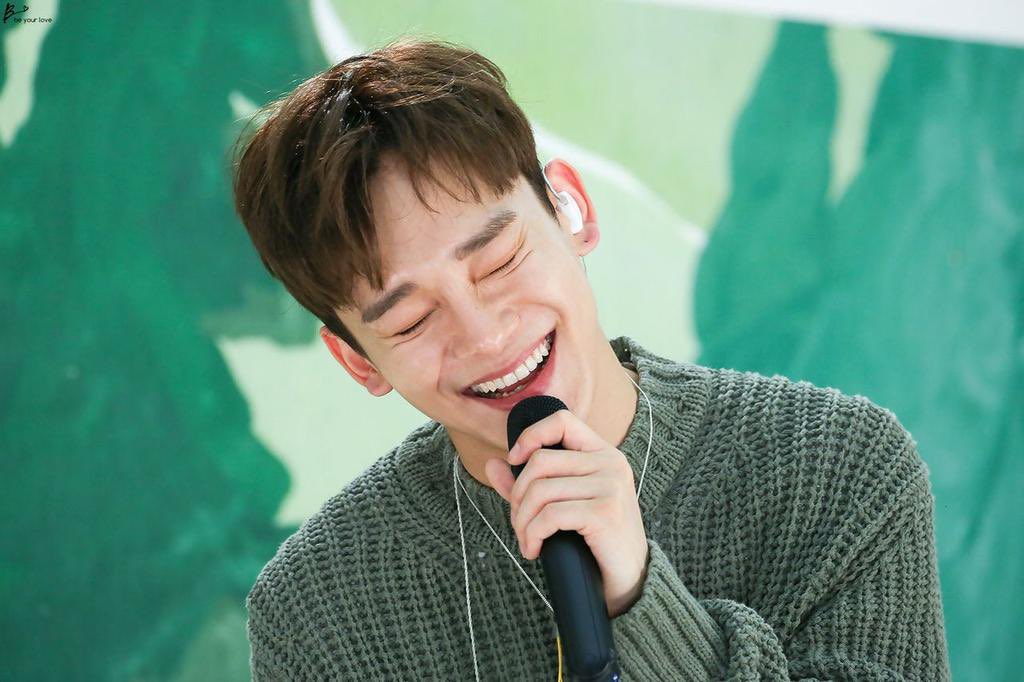 CHENlog's tweet photo. I hope time flies by quick and we'll see you really soon! WE LOVE YOU CHEN

#씩씩한_민들레는_종대만_바라봄
#GoodLuckSoldierChen https://t.co/2Wi0WhFtnS