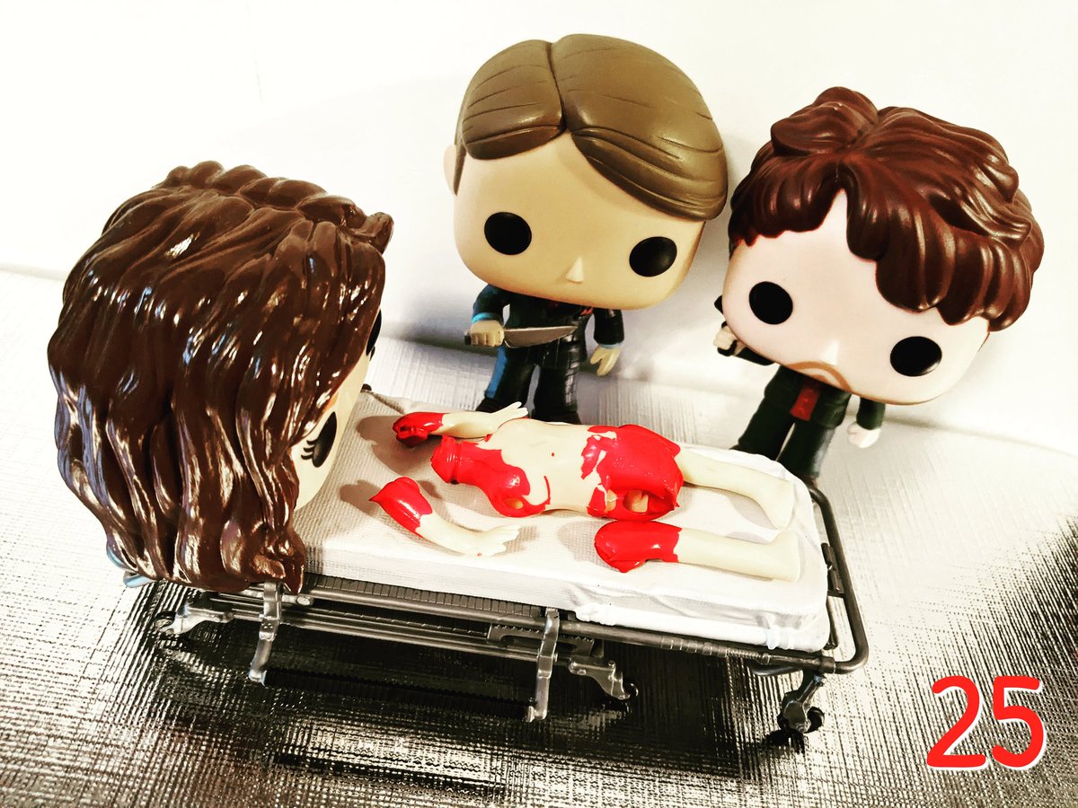 hanni_obsessed's tweet photo. How to successfully cut a body into 6 pieces!
#halloweenadvent #daytwentyfive
#halloweenpopadvent
#halloween #halloweenadventcalendar
#funkopops #funkos #hannibalpopadvent #hannibal #tinyhannibal #willgraham #tinywillgraham #margotverger #tinymargotverger https://t.co/8IzKhYTOv7