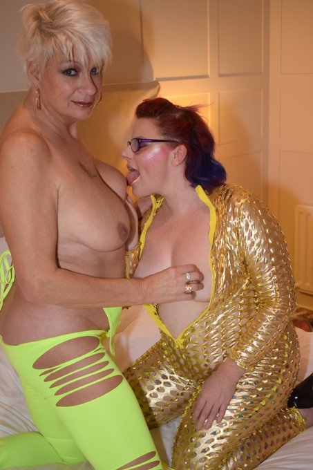 Me and @MollieFoxxx doing our Skype Webcam show the other night. Let us know if you would like to book<a class="tags" target="_blank" title="On Twitter" href="/?out=eyJ0eXAiOiJKV1QiLCJhbGciOiJIUzUxMiJ9.eyJpYXQiOjE3MjE1NTg3MjMsImlzcyI6InR3cG9ybnN0YXJzLmNvbSIsIm5iZiI6MTcyMTU1ODcyMywiZXhwIjoxNzUzMDk0NzIzLCJyZWRpcmVjdF91cmwiOiJodHRwczovL3R3aXR0ZXIuY29tL01vbGxpZUZveHh4In0.0SrQey2A_KHgPayjCYIHJjVDsBT2pP8a0sGOXuJaeY9CmeH8P_ZDQJtT3ebGi_PxOIN507W33wlZKKw-SvSn_A">@MollieFoxxx</a><a href="/tag/adultwork"class="tags"><span>#adultwork</span></a>