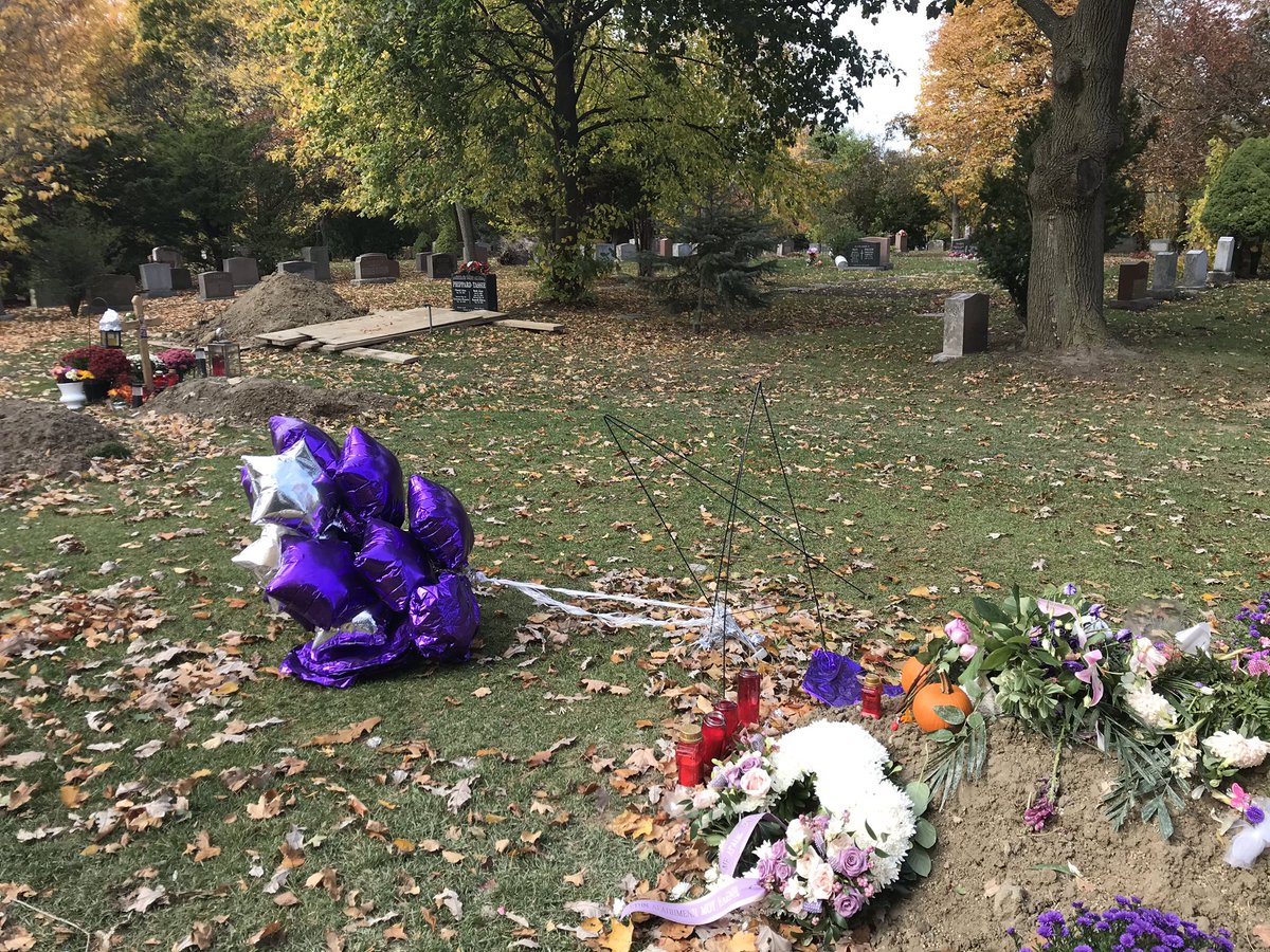 loriivesbaine's tweet photo. More photos focused on memories, life in the cemetery near our home and honouring a dear child. @BONnewsandnotes #bon2020 #bon2020virtuslwalk https://t.co/ddc1GyeFVj