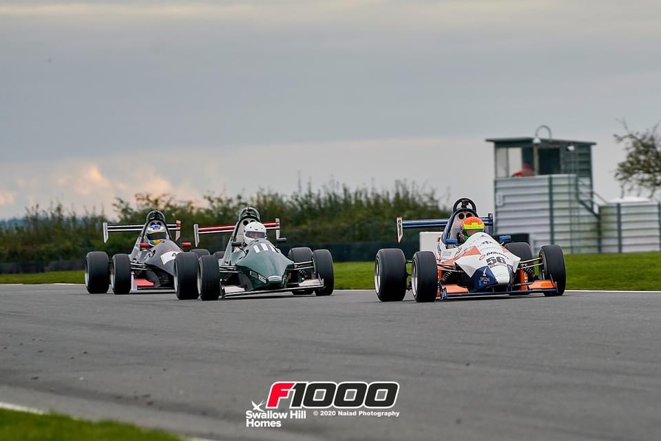 The tow off the car in front is massive around <a href="/SnettertonMSV/">Snetterton Circuit</a>  with 2 long straights hitting close on 150mph. Might not be in the best place in that case 🤷‍♂️😆