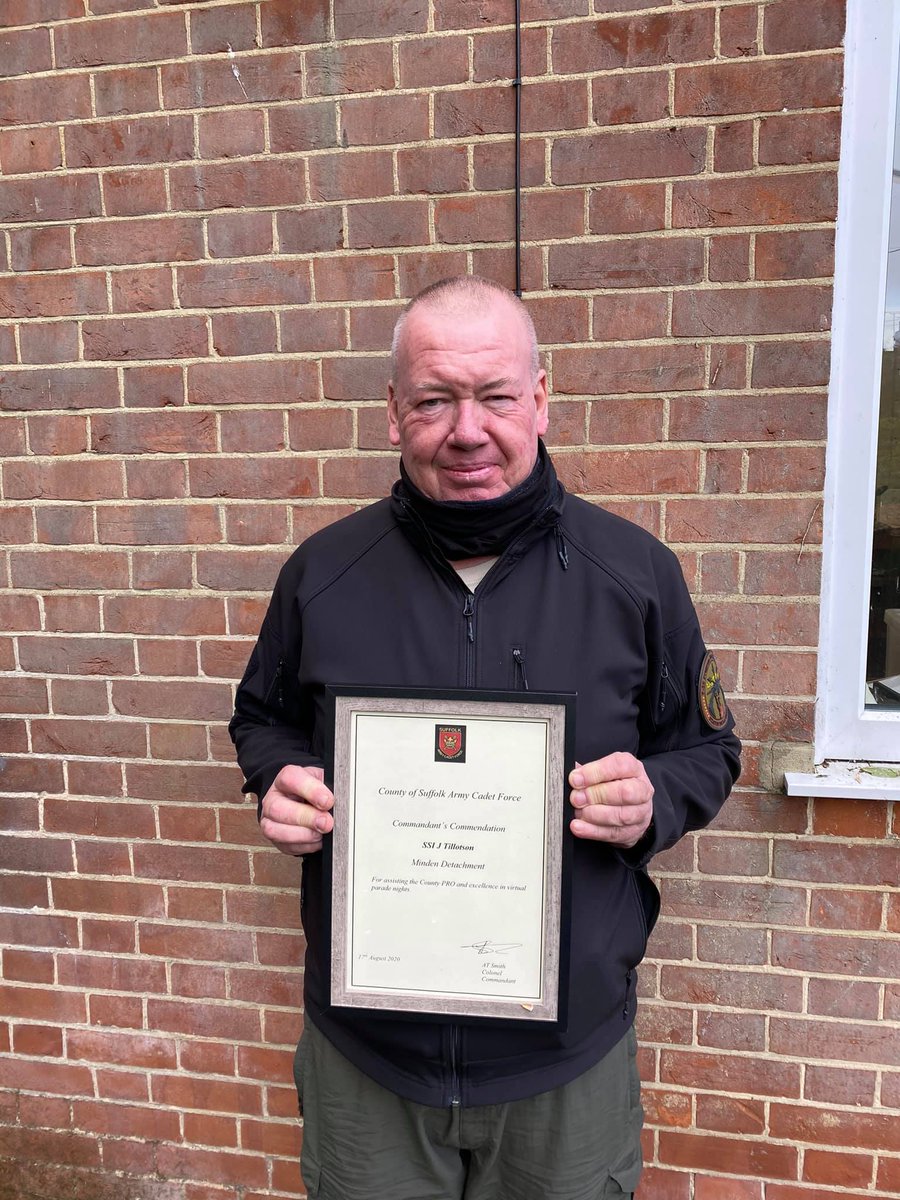Major Watkinson OC A COY presented AUO Allan Doyle, SI James Gambrell &amp; SSI John Tillotson their Commandants Commendation were awarded in the County annual awards and prize giving by Col Andy Smith Commandant Suffolk ACF in August
@ACFColCadets <a href="/EastAngliaRFCA/">East Anglia RFCA</a> <a href="/SO2Trg/">SO2 Training Design, HQ Army Cadets</a> <a href="/7thRats/">7 (UK) Brigade 🇬🇧</a>