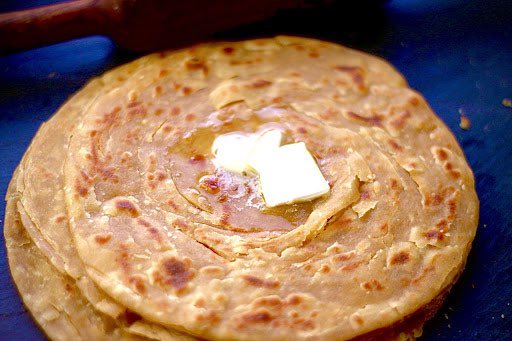 12) Naan ou paratha? Sinon ya roti comme choix aussi