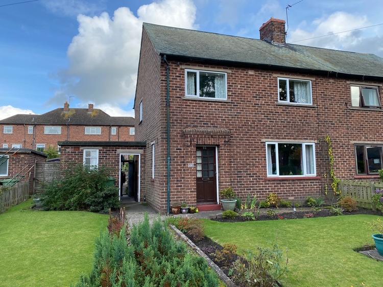 This property in #Brampton would make a great #familyhome! Set in a popular area on Berrymoor Road, this semi-detached #house comes with 3 bedrooms, gardens & loads of potential & goes to 'live' #onlineauction THIS THURSDAY!
Guide price £75,000-£85,000: https://t.co/HRf9QPaU1A https://t.co/EL6dyLEPK2