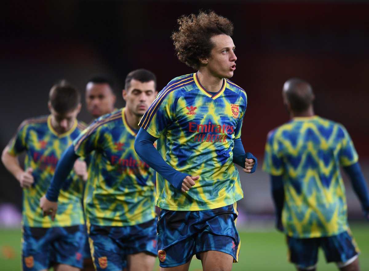 Arsenal warm-up in their limited edition Humanrace kits 📸