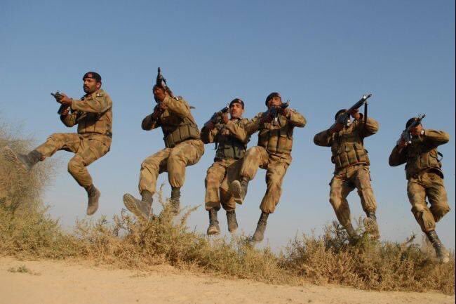 RjPakista5's tweet photo. #خدمت_خلق_محب_وطن_حق_پرست

تیری عزت پہ انچ بھی آئی تو ⚔️🇵🇰⚔️
تو میں اپنے اپ کو بھی مار ڈالوں گا

I love Pakistan 

@Hum_Pk1 
@HaqianSher @Pak_Haq1 @pk_867 @Hum_Pk333 @GroupHuq @Team_Haq1 @AWAIS_HAQ_GROUP @khanblo07485852 @shanimehar111 @ManiKha92879808 @Team_Haq1 #Haqgroup https://t.co/c9Cw6DFLMg