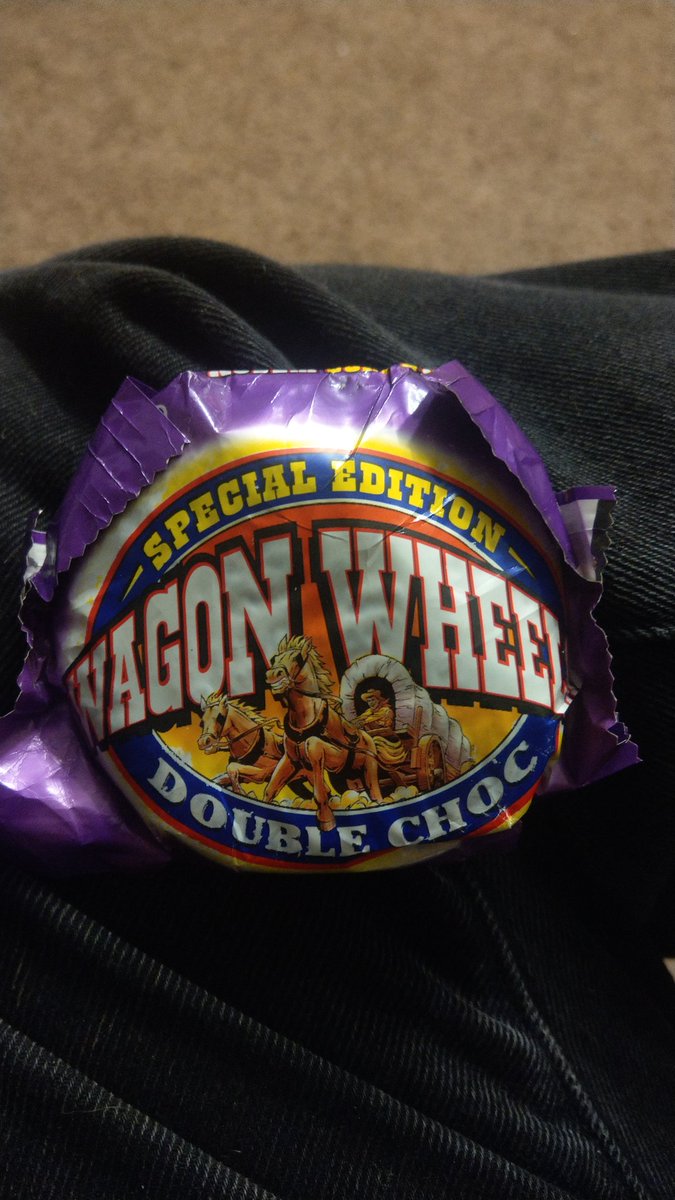NicholasTitley's tweet image. #Burtonsbiscuits OK so clearing some of the kids school work boxes from the loft found this Wagon wheel 80mm diameter 14mm thick and it's weight is 36g....question is what year is it from my guess is early 1990's.....