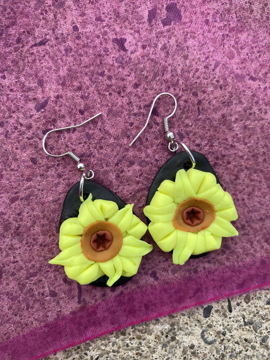 logananhorn's tweet image. Not sure if it’s because I’m a jewelry addict or if I actually really impressed myself with these but... needless to say- I’M OBSESSED 🌻 

These are all for sale on my site RIGHT NOW! Since they’re my first ones, they’re dirt cheap👇🏼

✨customizedbylogan.squarespace.com/shop ✨